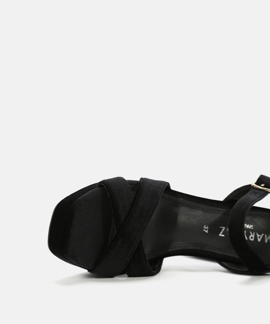 Sandálias plataforma veludo image number null